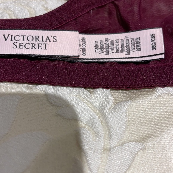 Victoria Secret bra - Picture 3 of 3